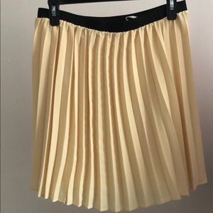 Willow and Clay pleated skirt